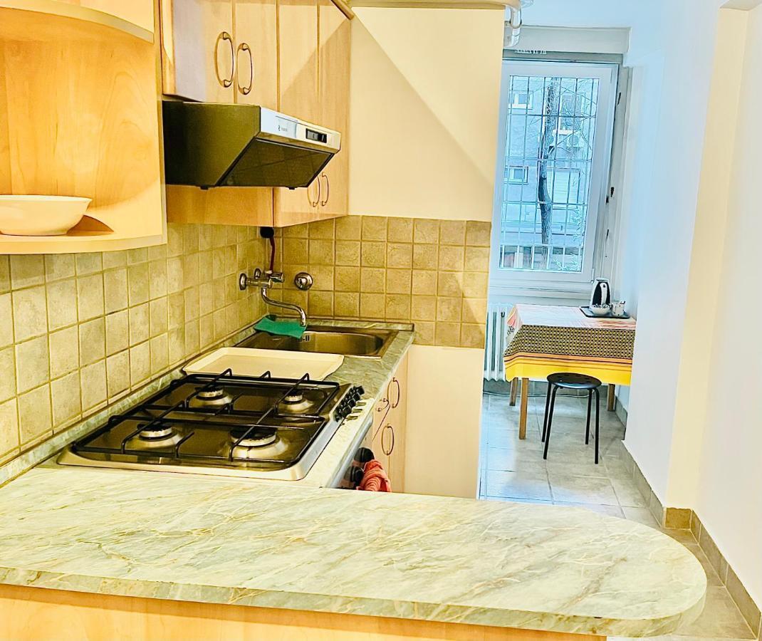 Bauhaus Flat In Amazing Location Apartment Budapesta Exterior foto